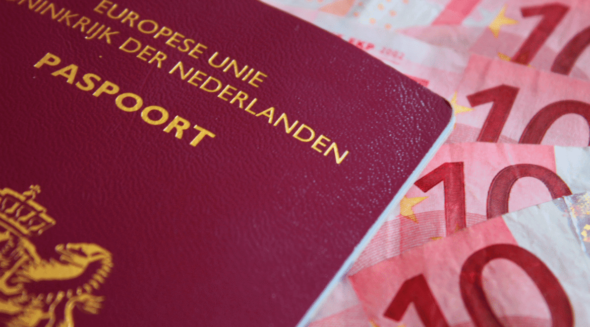 Hollanda ve Türkiye Pasaportları: Bir Karşılaştırma Hollanda ve Türkiye Pasaportları: Bir Karşılaştırma