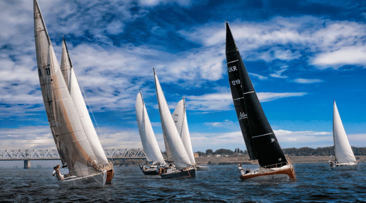 Hollanda’da Yelken Yarışları: Rüzgarın Peşinde Bir Macera